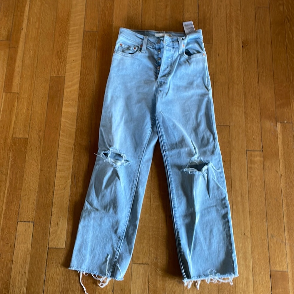 Levi’s high rise ribcage jeans size 26 stone wash